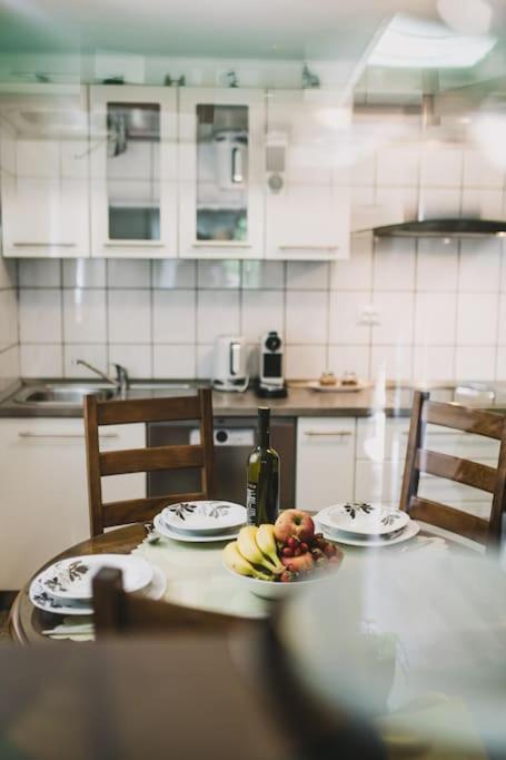 Marjan Hill 3-Br Apt,5 Guests Private Garden Near Beach سبليت المظهر الخارجي الصورة