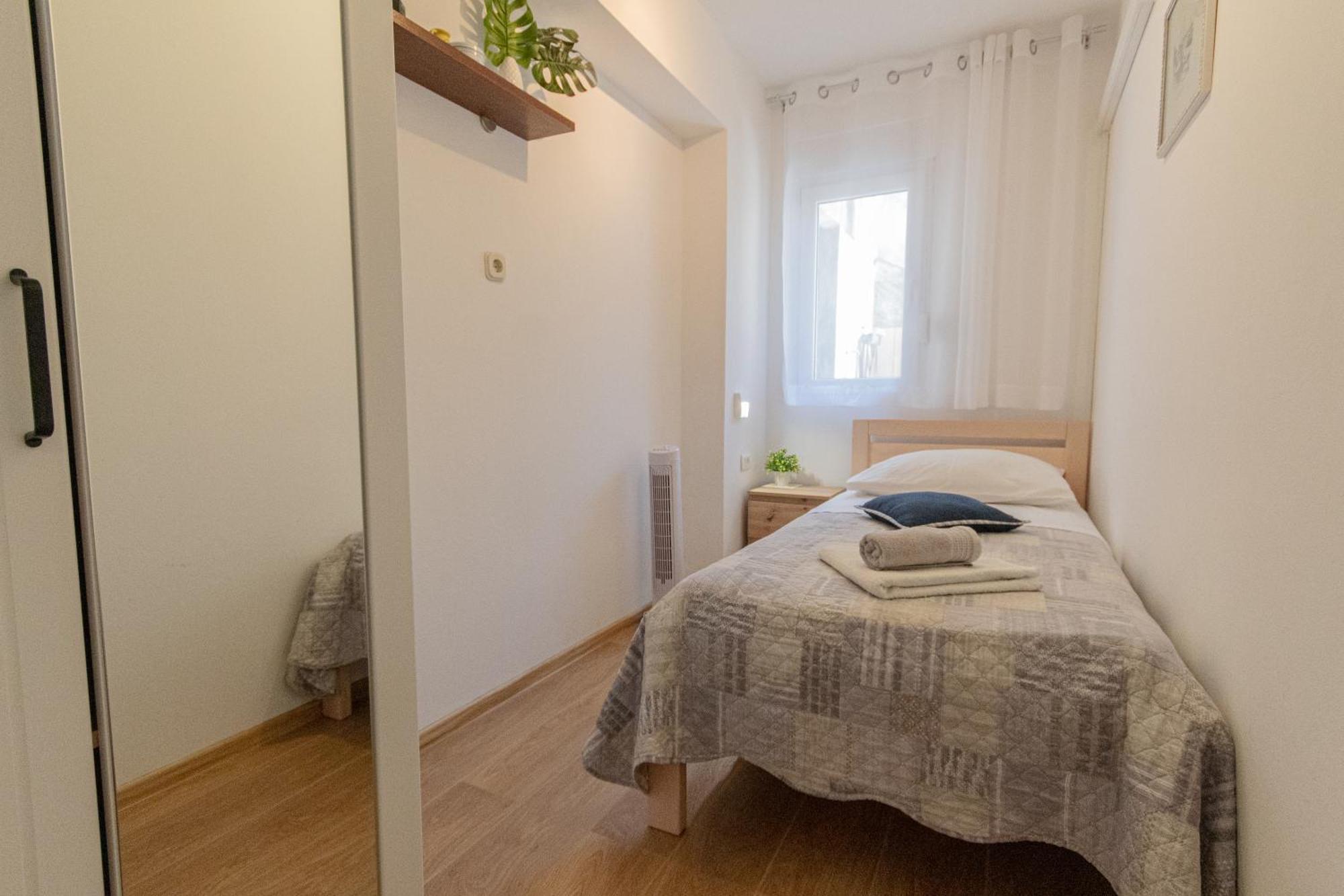 Marjan Hill 3-Br Apt,5 Guests Private Garden Near Beach سبليت المظهر الخارجي الصورة